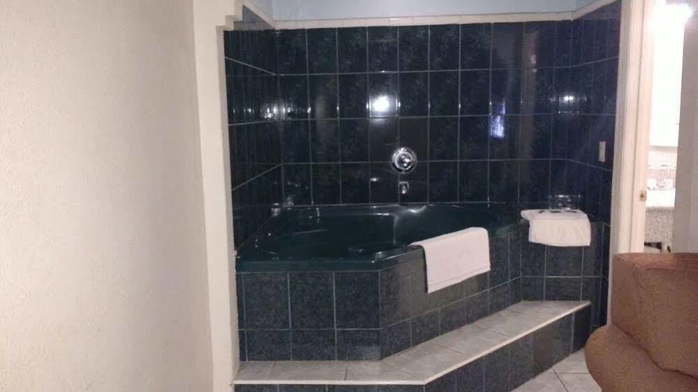 סן דייגו La Petite Rouge Motel מראה חיצוני תמונה